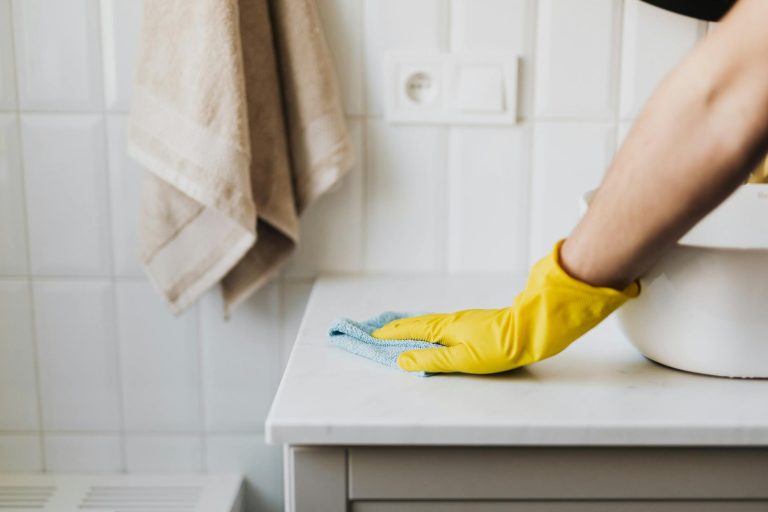 Kitchen and bathroom cleaning service